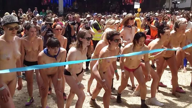 سکس دستی با برت روسی زیبا فیلم سکسی وحشی و زوری از Brazzers