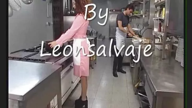 فیلم سکس زوری در هتل دختر گاوچران معکوس با بریکسلی بنز زیبا، جیدن بلک، جنا راس و والنتینا جولز از تیم اسکیت