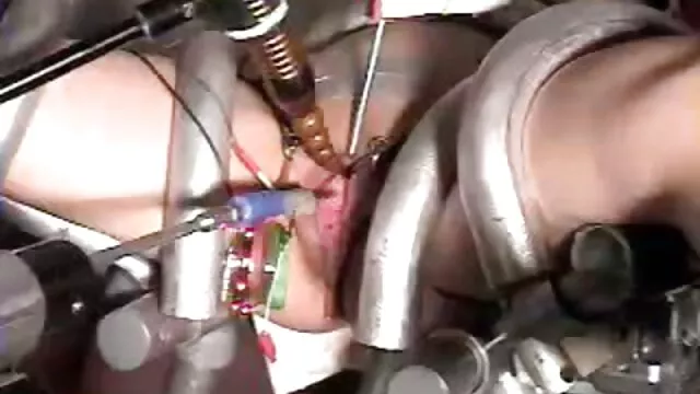 صحنه سوراخ سکس زوری با خواهرم کردن با بروک و کارینا زرق و برق دار از 18 VideoZ